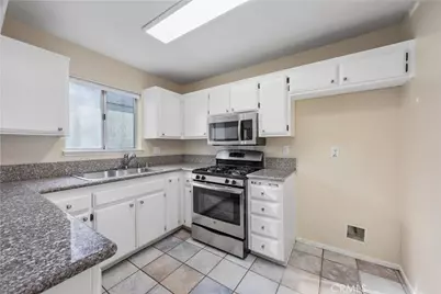 3717 Cypress Glen Boulevard, Bakersfield, CA 93309 - Photo 14