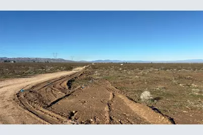 172 W Avenue U, Palmdale, CA 93551 - Photo 4