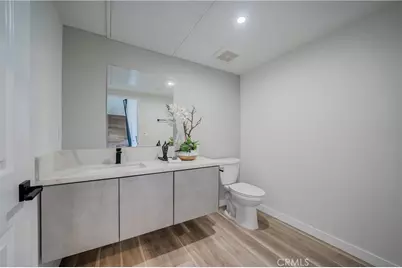 7018 Alabama Avenue #301, Canoga Park, CA 91303 - Photo 8