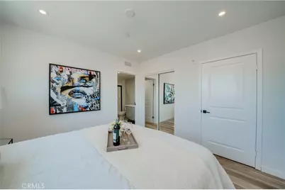 7018 Alabama Avenue #301, Canoga Park, CA 91303 - Photo 12