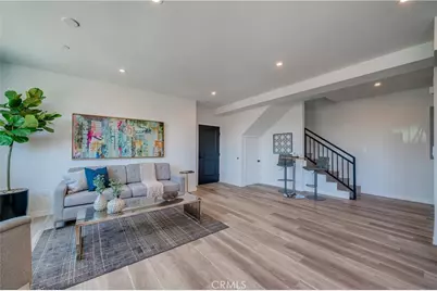 7018 Alabama Avenue #301, Canoga Park, CA 91303 - Photo 6