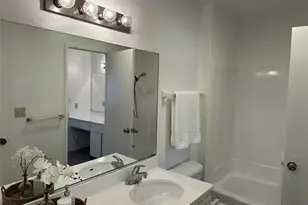 10770 Woodley, Granada Hills, CA 91344 - Photo 14
