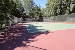 10770 Woodley, Granada Hills, CA 91344 - Photo 18