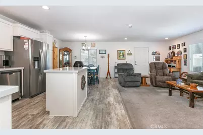 18 Portola, San Fernando, CA 91345 - Photo 4