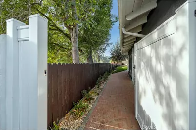 3212 W Valley Heart Drive, Burbank, CA 91505 - Photo 32