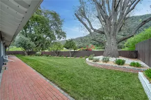 3212 W Valley Heart Dr, Burbank, CA 91505 - Photo 34