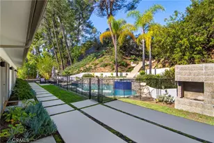 4676 Arriba Dr, Tarzana, CA 91356 - Photo 40