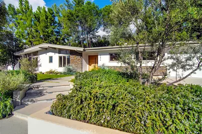 4676 Arriba Drive, Tarzana, CA 91356 - Photo 2