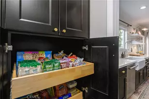 17641 Kittridge, Lake Balboa, CA 91406 - Photo 8