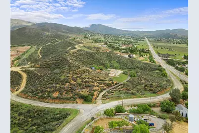 10657 Mint Canyon, Agua Dulce, CA 91390 - Photo 2