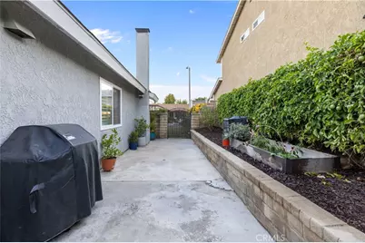 21633 Turmeric Court, Saugus, CA 91350 - Photo 54