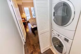 11855 Goshen Ave, Los Angeles, CA 90049 - Photo 46