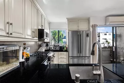 18530 Hatteras Street #213, Tarzana, CA 91356 - Photo 6