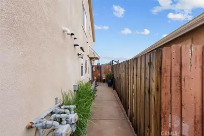 26146 Gravett Place, Saugus, CA 91350 - Photo 4