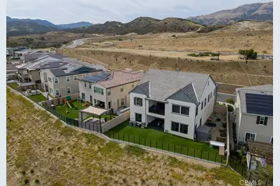 21132 W Citylights Drive, Chatsworth, CA 91311 - Photo 22