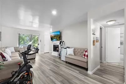 26926 Flo Lane #419, Canyon Country, CA 91351 - Photo 4