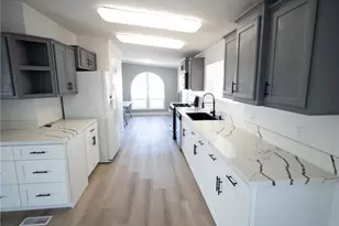 8925 Oleander, California City, CA 93505 - Photo 12