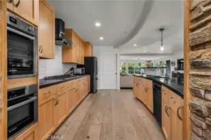 22661 Cavalier, Woodland Hills, CA 91364 - Photo 10