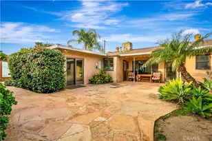 15022 Sylvan St, Van Nuys, CA 91411 - Photo 32