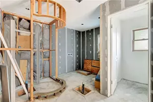 15022 Sylvan St, Van Nuys, CA 91411 - Photo 24