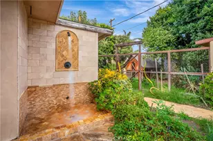 15022 Sylvan St, Van Nuys, CA 91411 - Photo 36