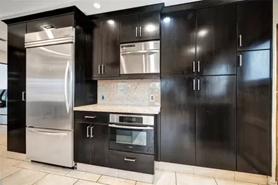 15022 Sylvan Street, Van Nuys, CA 91411 - Photo 14