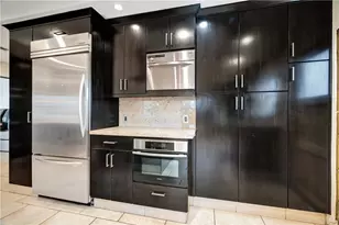 15022 Sylvan St, Van Nuys, CA 91411 - Photo 14