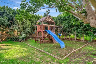 6268 Norwich Avenue, Van Nuys, CA 91411 - Photo 24