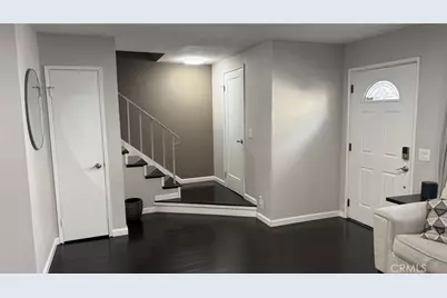 11300 Foothill Boulevard #33, Lake View Terrace, CA 91342 - Photo 2