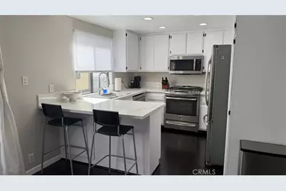 11300 Foothill Boulevard #33, Lake View Terrace, CA 91342 - Photo 4