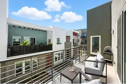 27456 Stipa Place, Valencia, CA 91381 - Photo 2