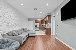 21301 Erwin St, Woodland Hills, CA 91367 - Photo 20