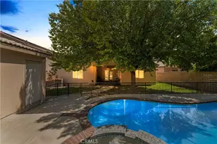 44149 Westridge Dr, Lancaster, CA 93536 - Photo 2