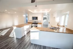 19870 Collins, Canyon Country, CA 91351 - Photo 2