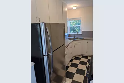 10945 Hesby Str, North Hollywood, CA 91601 - Photo 6