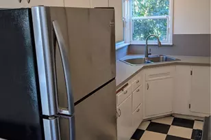 10945 Hesby St, North Hollywood, CA 91601 - Photo 6