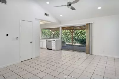 25897 Ramillo, Valencia, CA 91355 - Photo 16