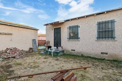 2007 W 94th Street, Los Angeles, CA 90047 - Photo 28