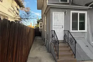 2641 S Catalina St, Los Angeles, CA 90007 - Photo 26