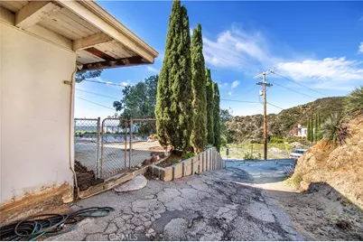 6134 Sister Elsie Drive, Tujunga, CA 91042 - Photo 14