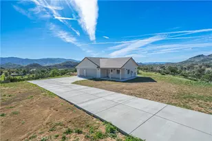 10540 Darling Rd, Agua Dulce, CA 91390 - Photo 2