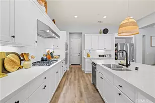 20825 Red Sky Ct, Saugus, CA 91350 - Photo 10