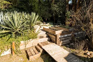 10225 Valley Spring Ln, Toluca Lake, CA 91602 - Photo 32