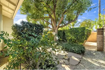 5227 Buffalo, Sherman Oaks, CA 91401 - Photo 52