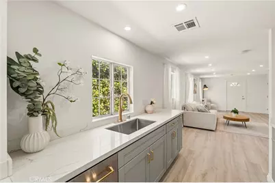 10607 Whitegate Avenue, Sunland, CA 91040 - Photo 8
