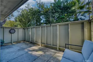 22133 Burbank, Woodland Hills, CA 91367 - Photo 22