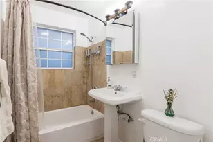 29068 Lake Dr, Agoura Hills, CA 91301 - Photo 38