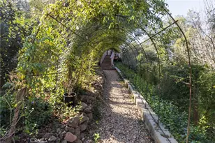 29068 Lake Dr, Agoura Hills, CA 91301 - Photo 52