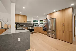 3947 Sumac Dr, Sherman Oaks, CA 91403 - Photo 10