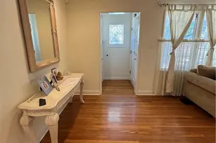 6552 Aqueduct Ave, Van Nuys, CA 91406 - Photo 2